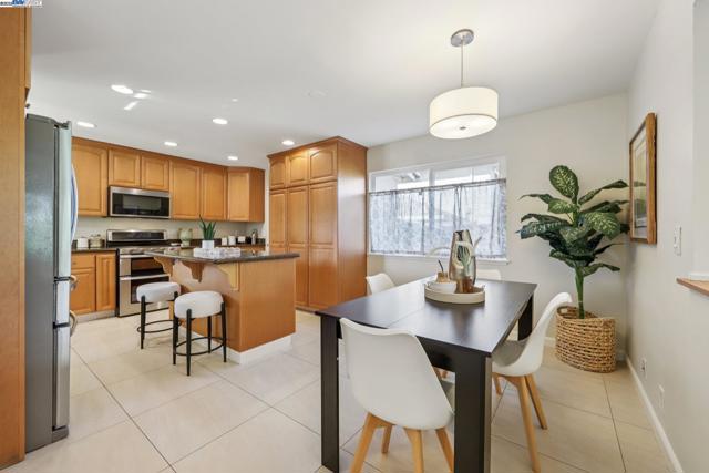 137 Cassandra Pl, San Ramon CA: https://media.crmls.org/mediaz/777bd820-8556-4407-aad7-3364215d522d.jpg
