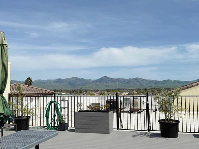 400 San Benito Street, Hollister CA: https://media.crmls.org/mediaz/777be0c9-b141-4ac1-b82c-d902beac6340.jpg