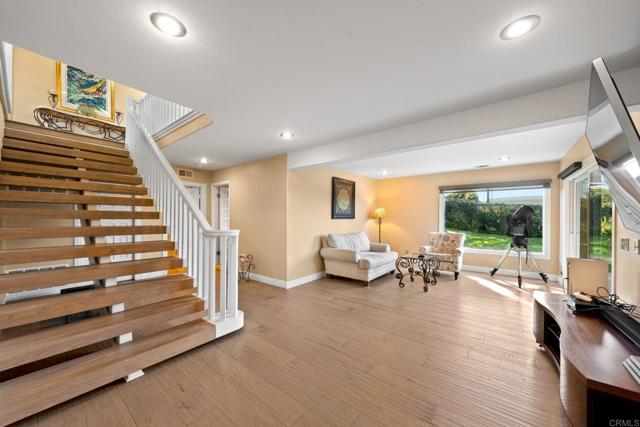 6130 Terryhill Drive, La Jolla CA: https://media.crmls.org/mediaz/777becde-1bb4-4fc3-b4b1-e596362ba7d4.jpg