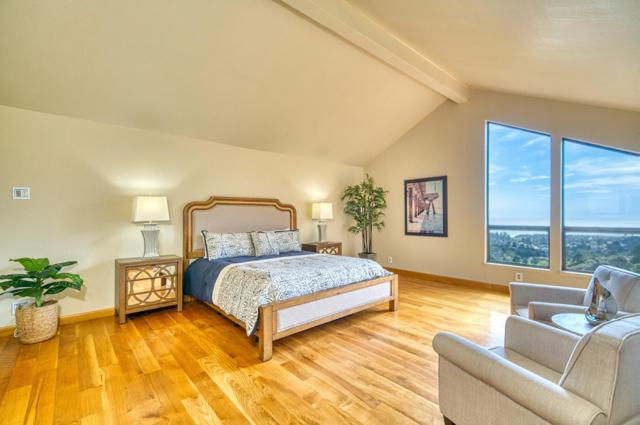 925 Skyward Drive, Aptos CA: https://media.crmls.org/mediaz/777c1e20-806e-4df0-a1dd-7520752435e7.jpg