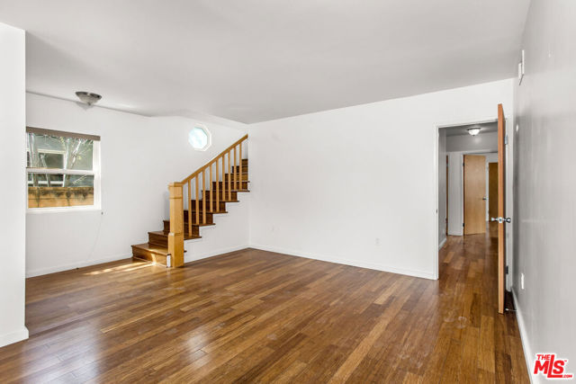 1017 Amoroso Place photo 6