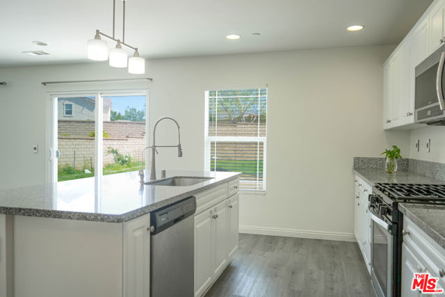 2732 Hemlock Road, Palmdale CA: https://media.crmls.org/mediaz/777d9efc-8202-4a01-bf6b-d54298cbb78c.jpg