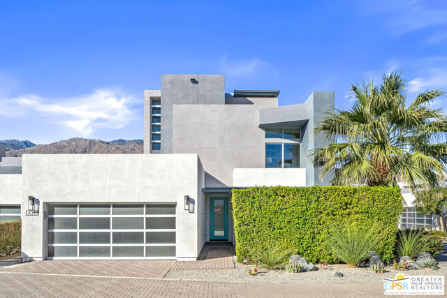 431 Suave Lane, Palm Springs CA: https://media.crmls.org/mediaz/777da7b5-48a7-4243-b7ab-3a4a31a43435.jpg