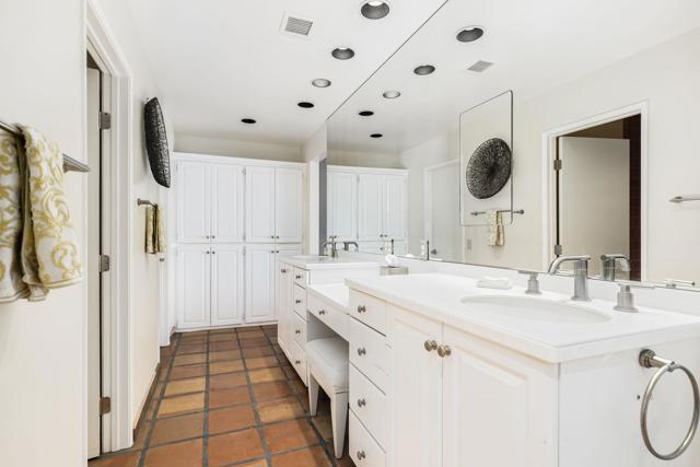 40480 Via Entrada, Rancho Mirage CA: https://media.crmls.org/mediaz/777deed2-5626-4c8e-910c-696a3395278f.jpg
