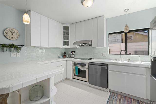 Detail Gallery Image 18 of 34 For 853 C Ave, Coronado,  CA 92118 - 4 Beds | 2 Baths
