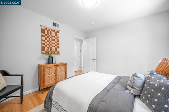 196 Miramonte Rd, Walnut Creek CA: https://media.crmls.org/mediaz/777e7a01-0dfd-4a3a-b481-5adbc3ed686e.jpg