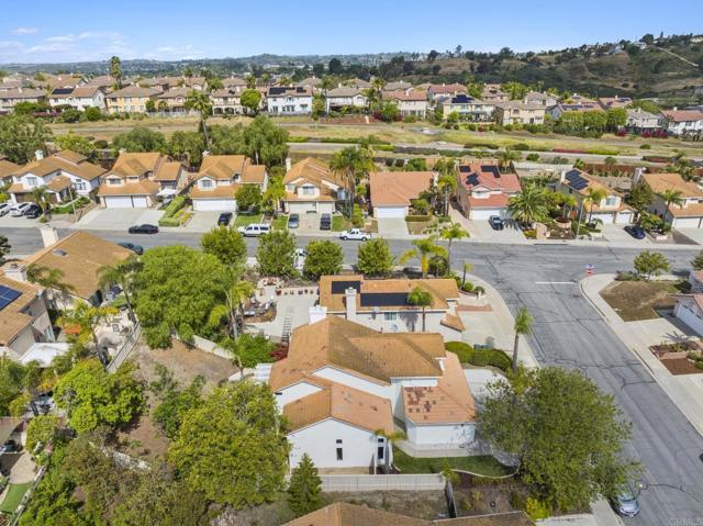 1421 Corte Clasica, San Marcos CA: https://media.crmls.org/mediaz/777ee785-4cb6-4a09-af94-5d01d45430f6.jpg