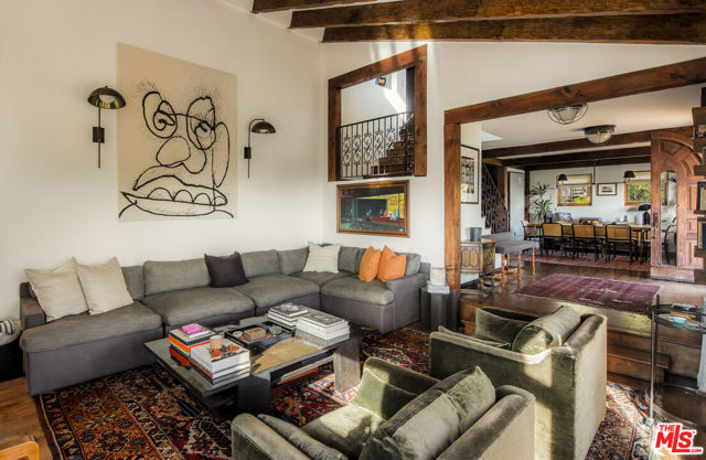 2820 Westshire Drive, Los Angeles CA: https://media.crmls.org/mediaz/777f7d2c-bb5f-4629-8b97-f8dd8cec93da.jpg