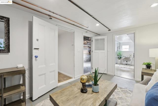 Image 21 of 29 For 1034 21st St