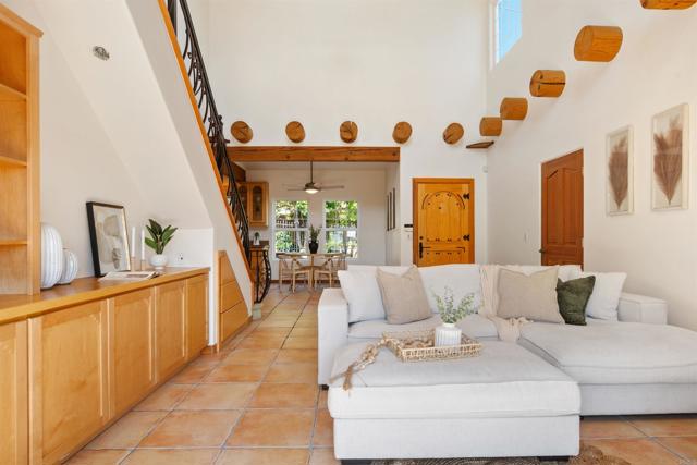 2320 Ivy Road, Oceanside CA: https://media.crmls.org/mediaz/77802707-d521-4113-99e4-dd2fb849da80.jpg