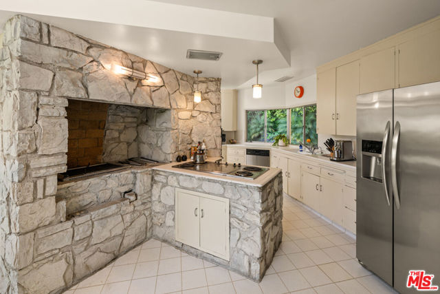 11556 Bellagio Road, Los Angeles CA: https://media.crmls.org/mediaz/778034c3-6de0-4fc6-8c5b-80eeb3dc2b63.jpg