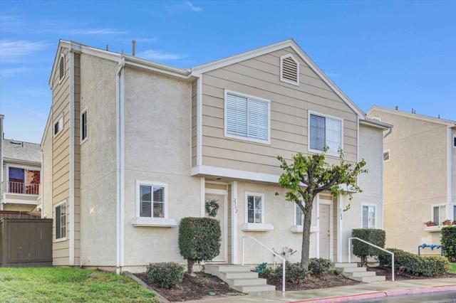 Detail Gallery Image 2 of 27 For 2102 Kings View Cir, Spring Valley,  CA 91977 - 2 Beds | 2/1 Baths