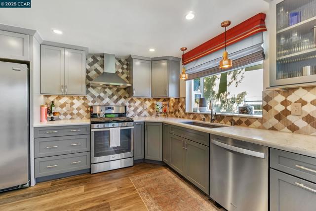 4467 Terra Granada Dr, Walnut Creek CA: https://media.crmls.org/mediaz/7780ad11-5f89-42af-a618-9e9ae340c53e.jpg