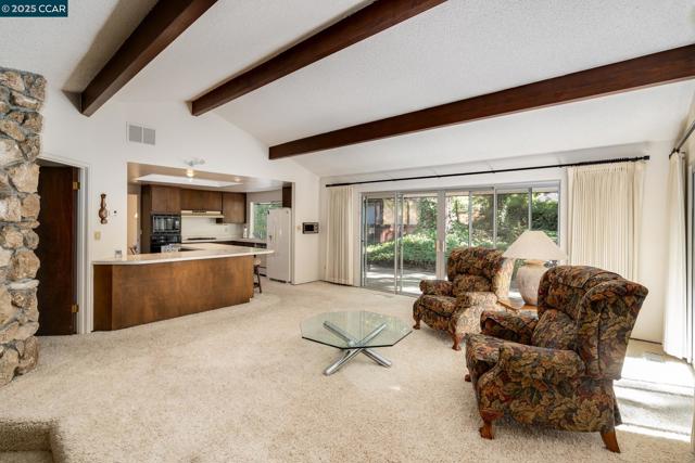 200 Lark Ln, Alamo CA: https://media.crmls.org/mediaz/7781037e-9ad9-4783-9100-5b314a3c16ae.jpg