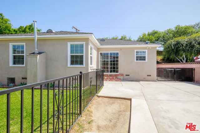 10129 Palm Street, Bellflower, California 90706, 3 Bedrooms Bedrooms, ,1 BathroomBathrooms,Single Family Residence,For Sale,Palm,21734462