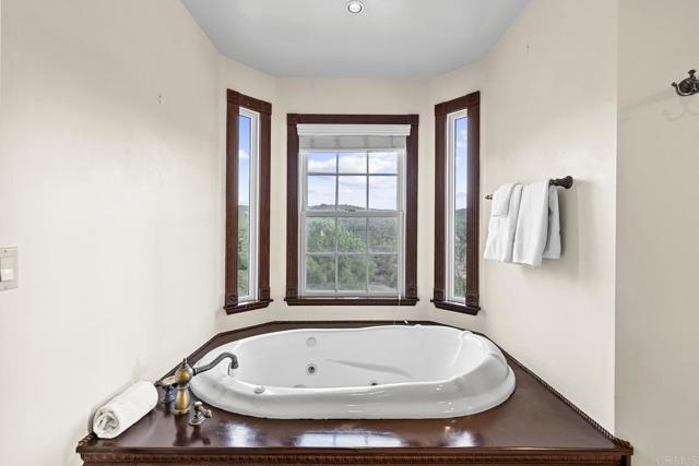 Image 38 of 75 For 39480 Norbro Court