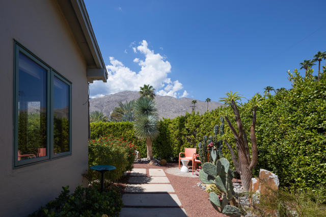 610 S Camino Real, Palm Springs CA: https://media.crmls.org/mediaz/77834bca-40c0-42cc-b45d-36ee13ee469c.jpg
