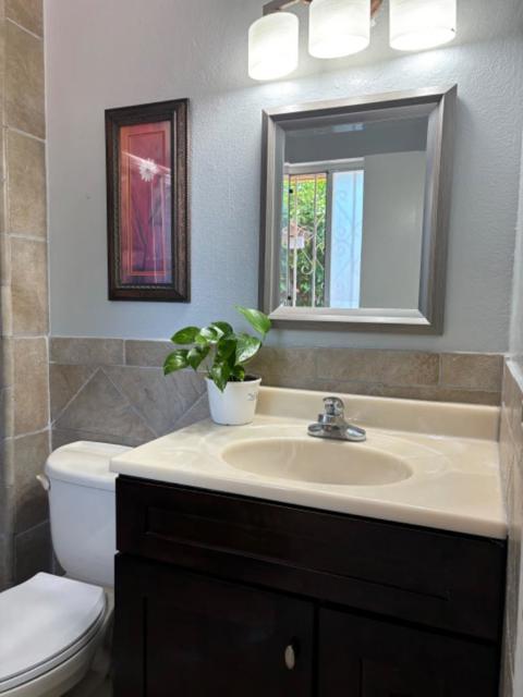 1556 Aldrich Way, San Jose CA: https://media.crmls.org/mediaz/77837480-2489-408f-96e3-9201dceb98c7.jpg