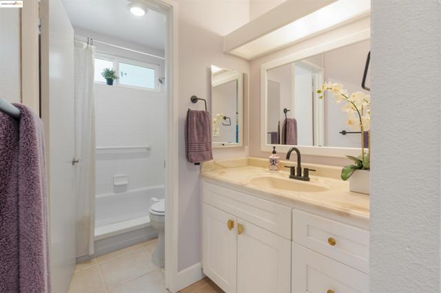 3055 TREAT BLVD, Concord CA: https://media.crmls.org/mediaz/77838657-0397-4288-add8-53fc7ad3e8a8.jpg