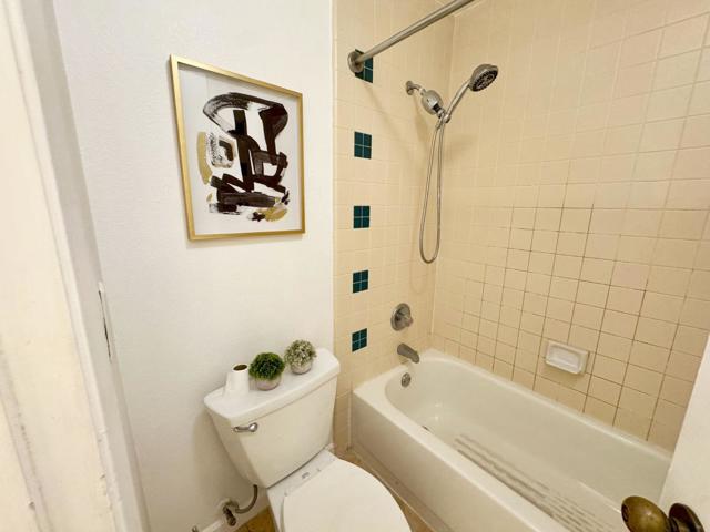 763 Franklin Street, Oakland CA: https://media.crmls.org/mediaz/7783b468-0a88-4667-9e89-fa7333a128fa.jpg