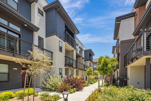 112 Waters Park Circle, San Mateo CA: https://media.crmls.org/mediaz/778522e8-0ca3-4f36-8b5c-3efc27714fb9.jpg
