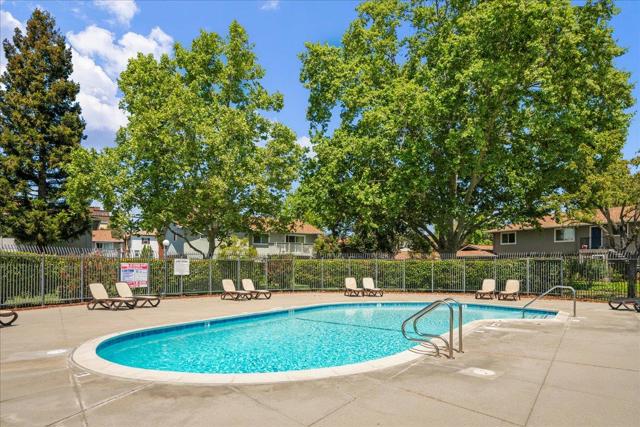 1103 Reed Avenue, Sunnyvale CA: https://media.crmls.org/mediaz/77852ebf-446e-4954-90fa-2b2cdef77cb1.jpg