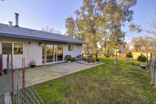 Image 48 of 60 For 15828 Barney Rd