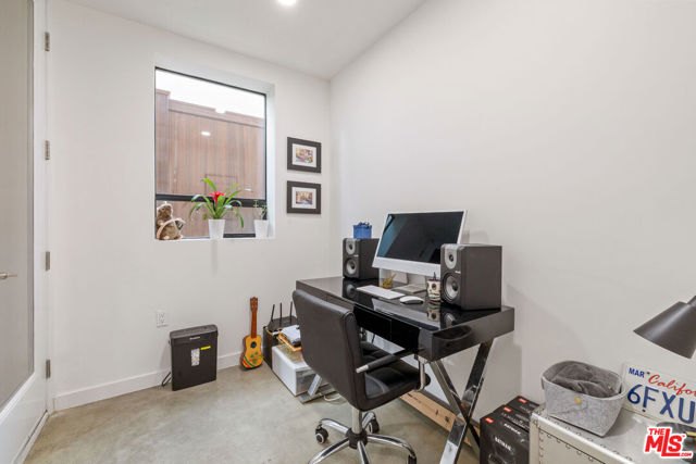 5961 Fountain Avenue, Los Angeles CA: https://media.crmls.org/mediaz/77859ed2-b118-4c14-b072-c4fd56efaaa1.jpg