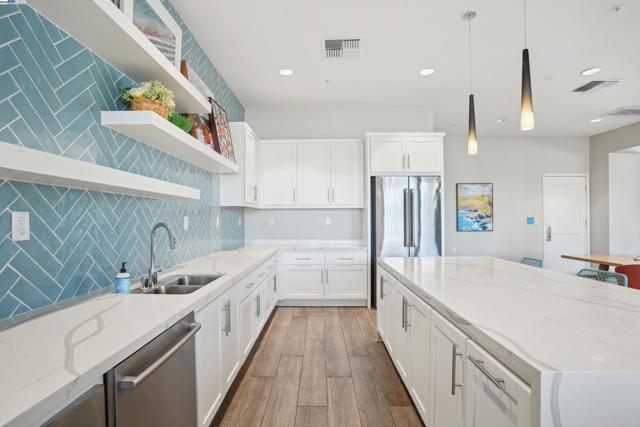 Image 50 of 60 For 37450 Watersail Way