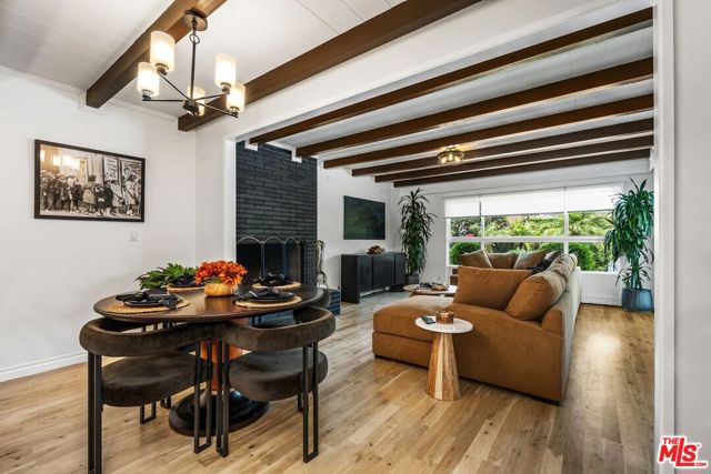 5905 S Chariton Avenue, Los Angeles CA: https://media.crmls.org/mediaz/7786b7b6-00c9-4bb2-a7a6-f1f6db55b7a9.jpg