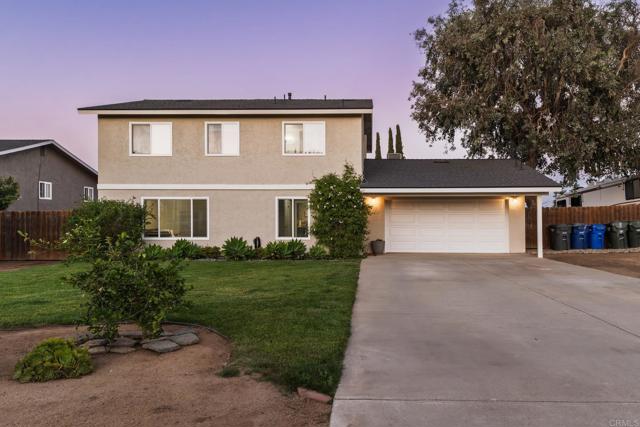 Detail Gallery Image 2 of 42 For 435 W Hawthorne St, Fallbrook,  CA 92028 - 3 Beds | 1/1 Baths