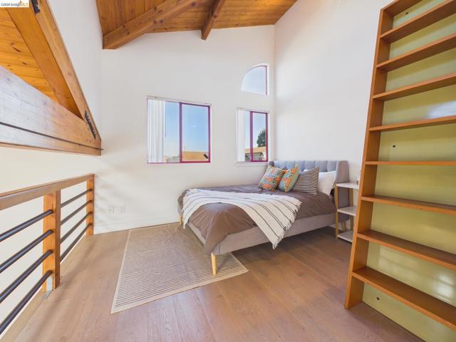 Image 16 of 38 For 2932 Filbert St 2