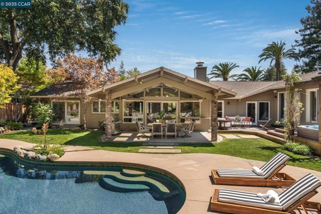9 Saint Andrews Pl, Alamo CA: https://media.crmls.org/mediaz/77883aa2-0ff6-41cb-a192-8dfb7ba4e21c.jpg