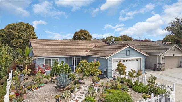 981 Marne Drive, Hollister CA: https://media.crmls.org/mediaz/77894224-c0e0-44ce-812a-1b736880082b.jpg