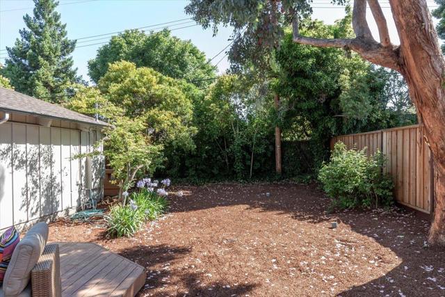 3325 Saint Michael Drive, Palo Alto CA: https://media.crmls.org/mediaz/7789741b-0e61-4b1e-95f0-f056e14fc945.jpg