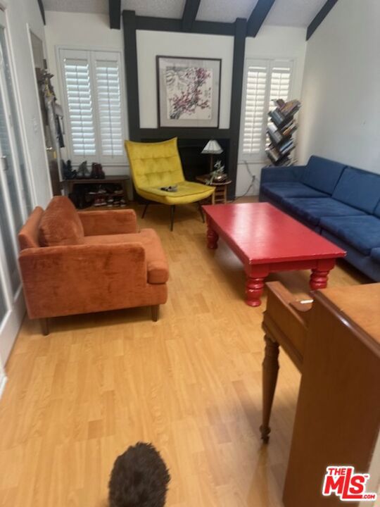 4628 Maytime Lane, Culver City CA: https://media.crmls.org/mediaz/7789c026-fefb-4d53-b94d-094758fd2fb1.jpg