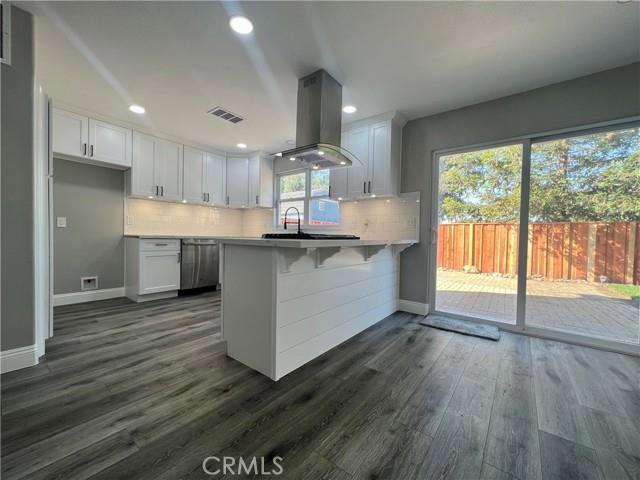 761 Tatum Avenue, Gilroy CA: https://media.crmls.org/mediaz/778a4cf0-1170-4e56-a3ea-dcaee3eca985.jpg
