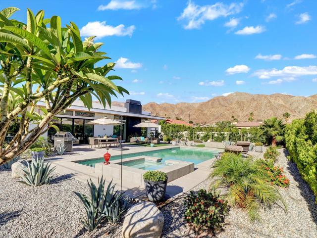 54050 Avenida Obregon, La Quinta CA: https://media.crmls.org/mediaz/778a4fa1-2c49-47f2-999c-be27e1c18d8d.jpg