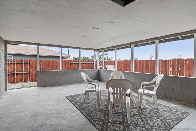 6242 Thorn St, San Diego CA: https://media.crmls.org/mediaz/778a9ccf-46cd-46fe-9cec-0b6f18c2e9c9.jpg