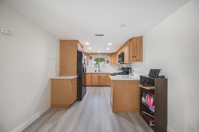 Detail Gallery Image 12 of 32 For 2112 E Vista Way #10,  Vista,  CA 92084 - 3 Beds | 2/1 Baths