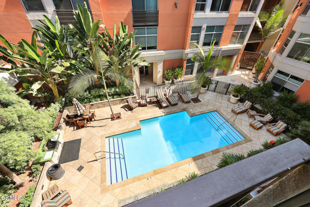 840 E Green Street, Pasadena CA: https://media.crmls.org/mediaz/778acf16-8f9e-4640-8908-6580efcc7be1.jpg