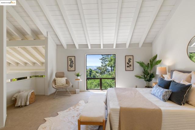 6766 Armour Dr, Oakland CA: https://media.crmls.org/mediaz/778b5ba2-ca20-48e5-bcb9-6e3dff68b41a.jpg