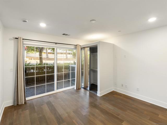 2400 Torrey Pines Rd, La Jolla CA: https://media.crmls.org/mediaz/778b98f8-b743-44d1-a3a0-e922ed702978.jpg