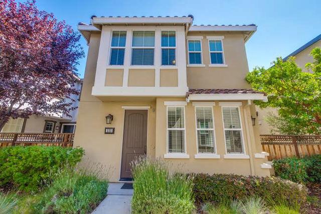 525 Aspen Place, East Palo Alto CA: https://media.crmls.org/mediaz/778bfa5a-c8b6-466e-8b01-c5e301a8961a.jpg