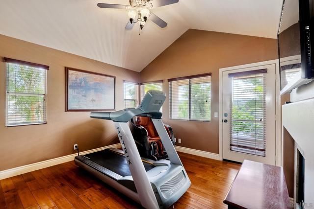 16879 Saint Andrews Drive, Poway CA: https://media.crmls.org/mediaz/778cabe4-959d-41d4-89df-b561b14186da.jpg
