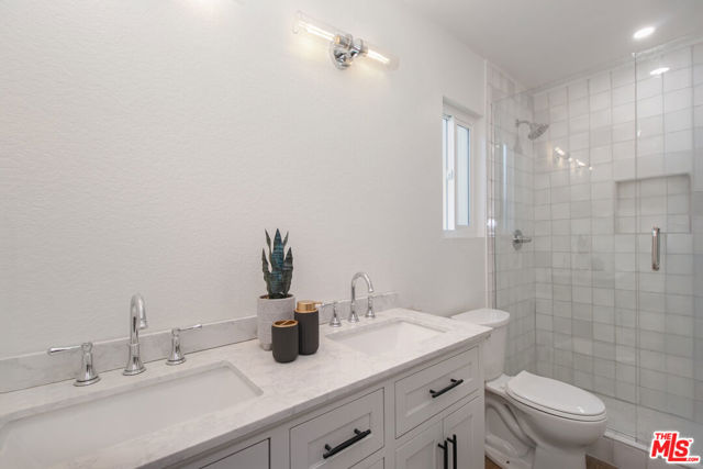 2593 Sunnydale Drive, Duarte CA: https://media.crmls.org/mediaz/778cdeba-93b9-4f9a-a045-15bc251e7cc4.jpg