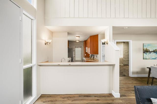 2544 Navarra Dr,  CA: https://media.crmls.org/mediaz/778d3cc0-a09c-4cd7-9eb5-e6bf78a383e8.jpg