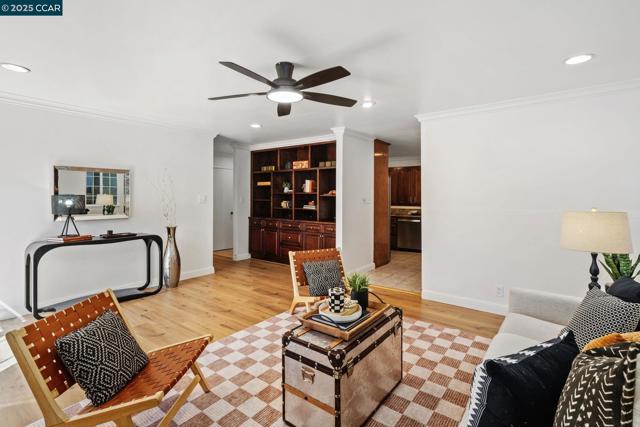 1950 Emerald St, Concord CA: https://media.crmls.org/mediaz/778d4202-e1cd-499f-a899-d82097e72e7f.jpg