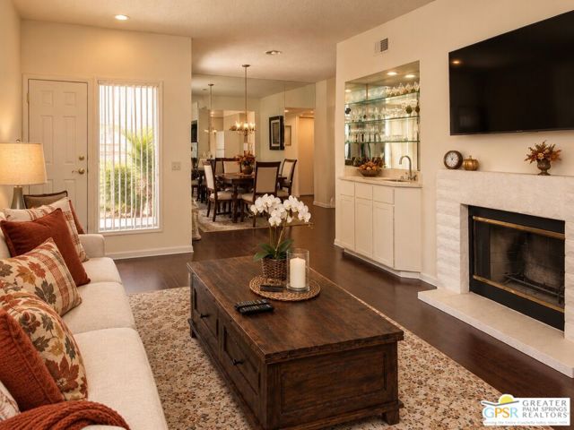 610 Vista Lago Circle, Palm Desert, CA 92211
