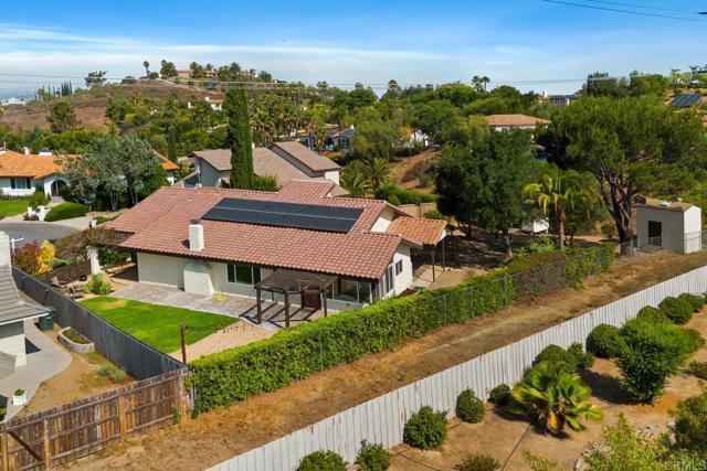 13837 Tam O Shanter Court, Poway CA: https://media.crmls.org/mediaz/778d94c1-2d90-487d-b018-4bb0827ce829.jpg